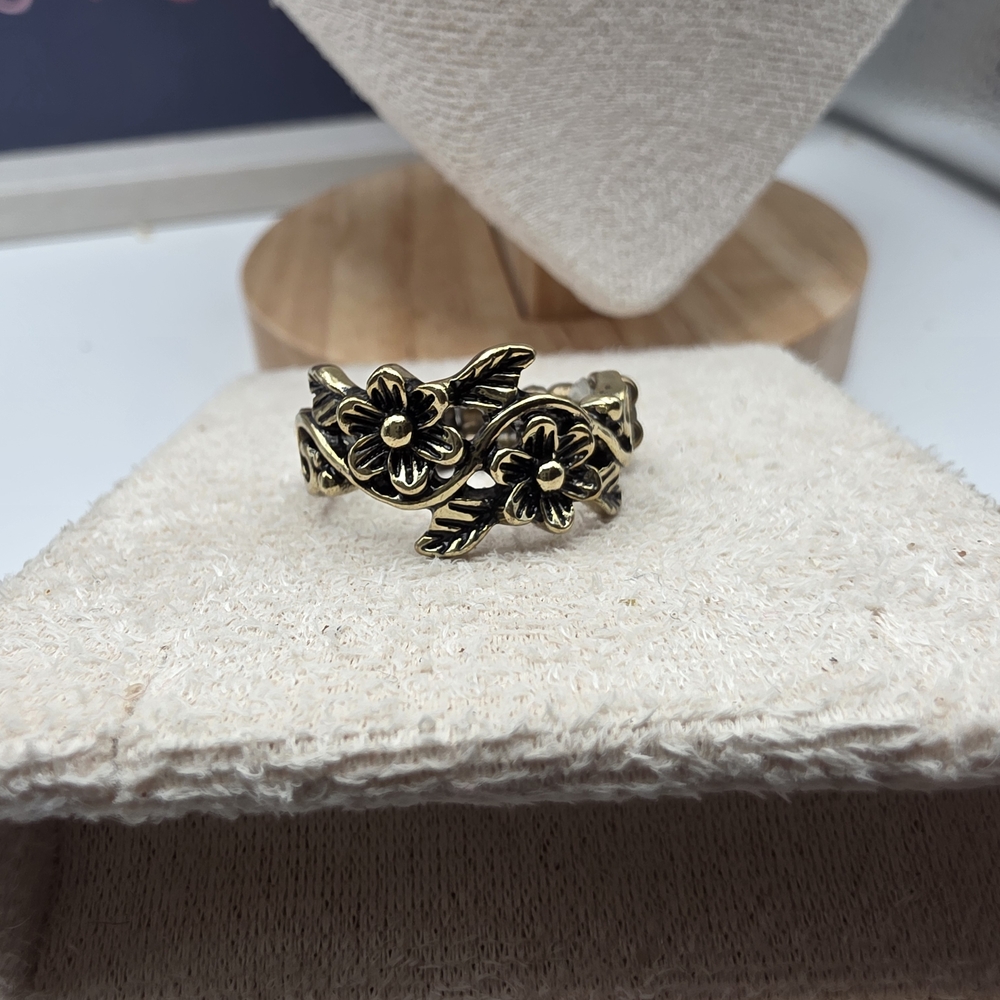 Floral Gold-Tone Ring (1132)